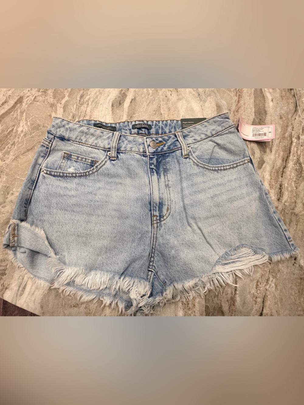 Wild Fable Size 8 Mid Rise Cutoff Denim Shorts Light Wash NWT 2” Inseam